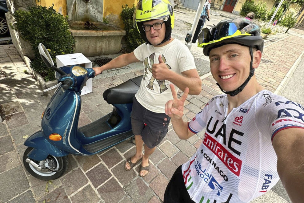 Tadeja Pogačara bude na tr&eacute;ningoch sprev&aacute;dzať motorka. T&iacute;m ho chce ochr&aacute;niť pred nevychovan&yacute;mi cyklistami a fan&uacute;&scaron;ikmi