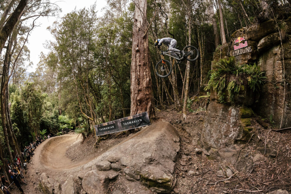 Po zrušenom finále sa víťazmi Red Bull Hardline Tasmania 2026 stali Hemstreet a Vermette