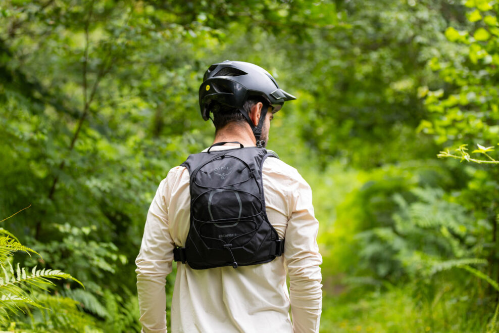 TEST | Batoh Osprey Escapist Velocity 3 prin&aacute;&scaron;a premyslen&eacute; detaily a strih s d&ocirc;razom na stabilitu
