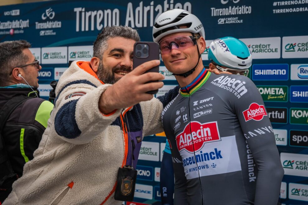 Kde sledovať Tirreno-Adriatico 2026: program, telev&iacute;zny prenos a live stream