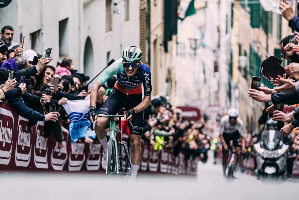 Kto je to Paul Seixas? Franc&uacute;zsky supertalent m&ocirc;že ukončiť 41-ročn&eacute; čakanie na v&iacute;ťaza Tour de France
