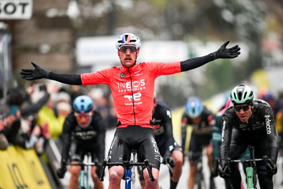 Dorian Godon vyhral výrazne skrátenú etapu Paríž-Nice, Vingegaard mieri za celkovým triumfom
