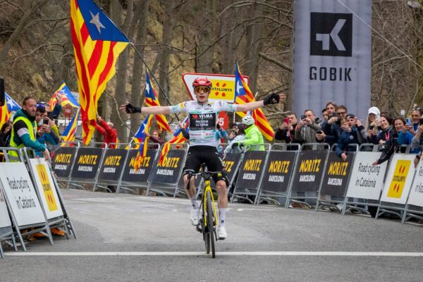 Jonas Vingegaard vyhral ďalšiu horskú etapu na Okolo Katalánska a mieri za celkovým triumfom