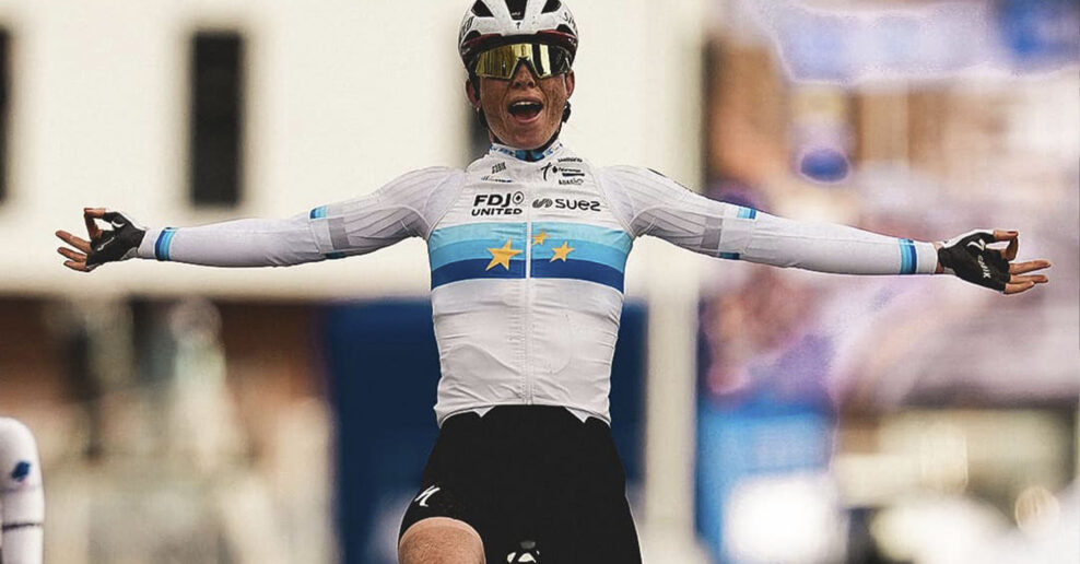 Demi Vollering zvíťazila na Omloop Het Nieuwsblad po súboji s Kasiou Niewiadomou
