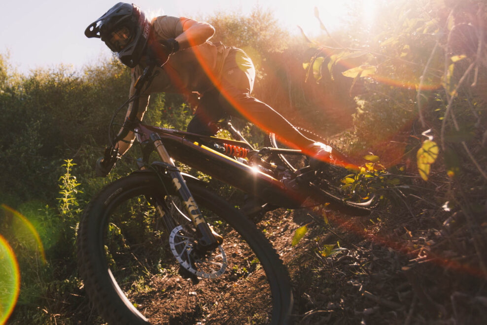 Fox prepracoval enduro vidlicu 38 s cieľom zlep&scaron;iť citlivosť, chod a kontrolu