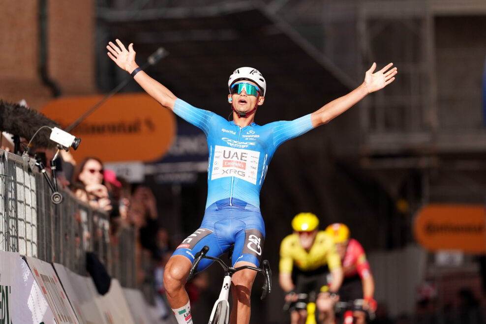 Isaac del Toro vyhral šiestu etapu Tirreno-Adriatico a mieri za celkovým triumfom