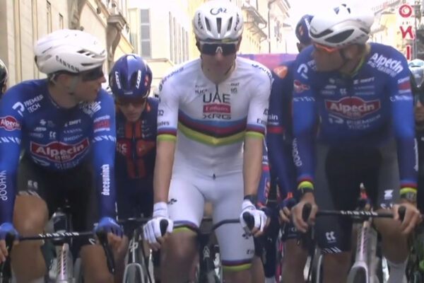 Miláno-San Remo 2026 odštartovalo. O titul sa pobijú Mathieu van der Poel a Tadej Pogačar