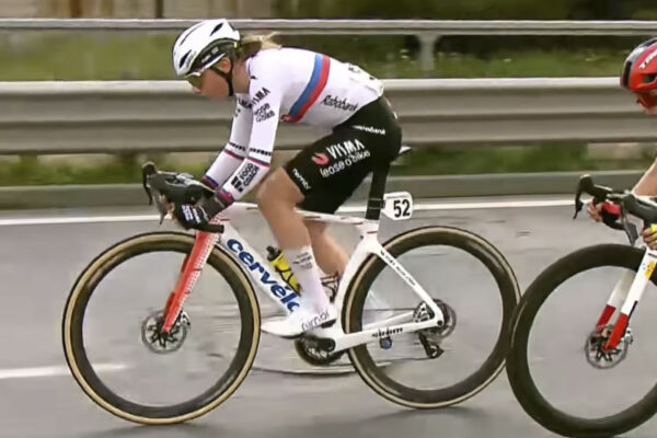 Viktória Chladoňová skončila šiesta na Giro dell’Appennino Donne, pred cieľom zle odbočila na kruhovom objazde