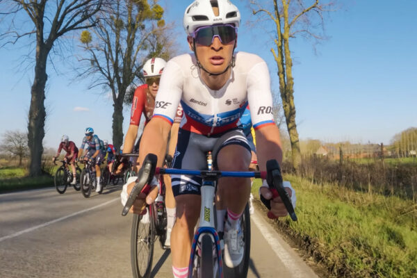 VIDEO | Ako Lukáš Kubiš vybojoval piate miesto na dlažobných kockách „malého Paríž-Roubaix“