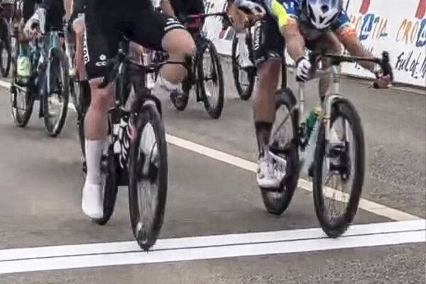 VIDEO | Predčasná oslava a dvaja víťazi. K bizarnej situácii došlo na chorvátskych pretekoch Umag Classic