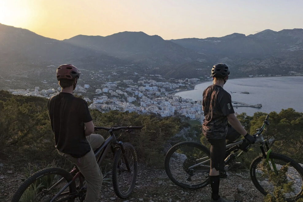 Práca snov pre cyklistov? Na gréckom ostrove Karpathos hľadajú sprievodcu / mechanika