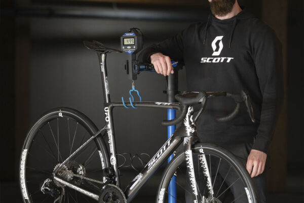 Pod 5 kilogramov bez kompromisov? Dangerholm postavil extrémne ľahký Scott Addict RC, váži len 4,9 kg