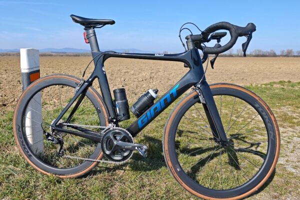 GIANT Propel Advance 2 „L“ karbon rám aj kolesá