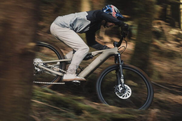 Specialized rozšíril rad Turbo Levo R o hliníkový model, no bez najsilnejšieho motora