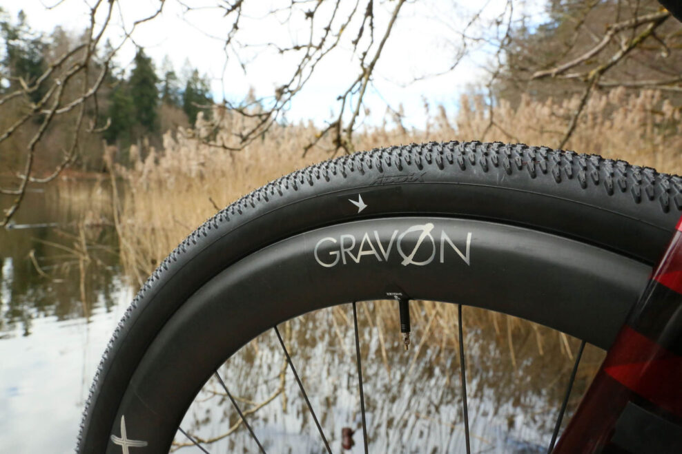 Swiss Side predstavil svoje najrýchlejšie gravel kolesá. Sú lacnejšie a podľa značky aj zábavnejšie
