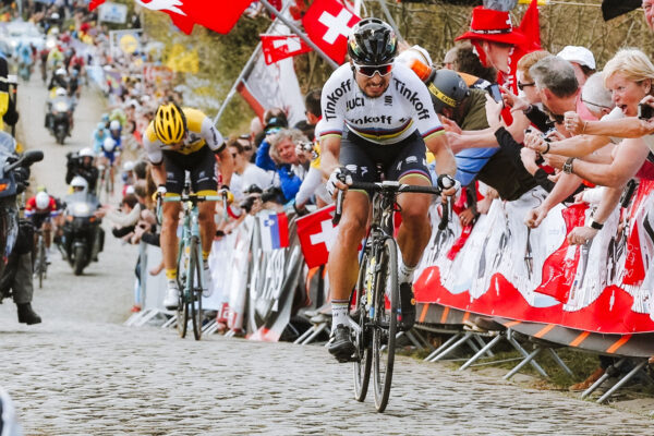 Ak chceš vyhrať, musíš riskovať, že prehráš. Ako vyhral Peter Sagan monument Okolo Flámska v roku 2016