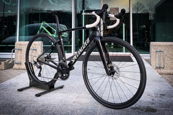 VELOsprint | Zľava týždňa: Cestný bicykel Specialized Roubaix SL8 Sport kúpite teraz so zľavou 849 eur