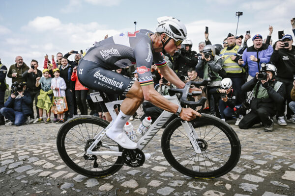 Prečo sa nepretek&aacute; na Par&iacute;ž-Roubaix na gravelov&yacute;ch bicykloch?