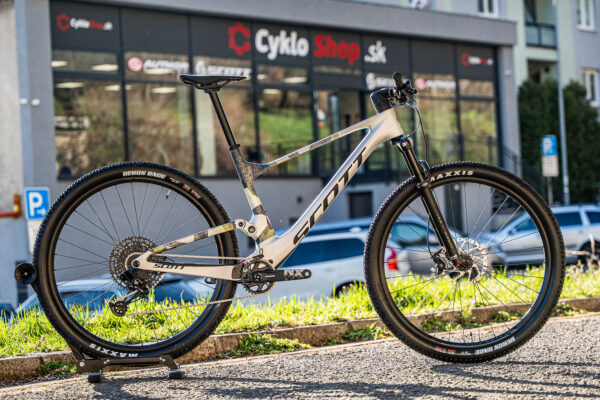 CykloShop | Zľava týždňa: Horský bicykel Scott Spark RC Comp 2025 kúpite teraz so zľavou 1000 eur