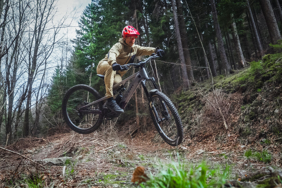 Martin Knapec pripravuje e-MTB kemp v Rajeckej doline. Jazdcov vezme na traily, na ktorých vyrastal