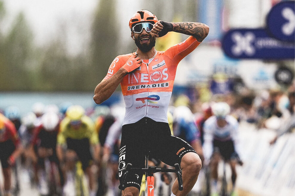 Van Aert prišiel o víťazstvo pár metrov pred cieľom. Filippo Ganna vyhral Dwars door Vlaanderen, Kubiš skončil jedenásty