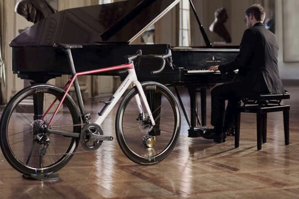 Luxusná verzia La Scala stojí šialených 22-tisíc eur. Colnago predstavilo nový model C72 ako poctu esencii značky