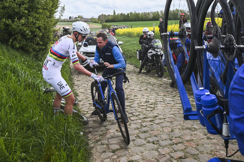&bdquo;Dal som mu to, čo bolo pre neho najlep&scaron;ie.&ldquo; Mechanik Shimana reaguje na Pogačarovu kritiku bicykla z neutr&aacute;lnej podpory