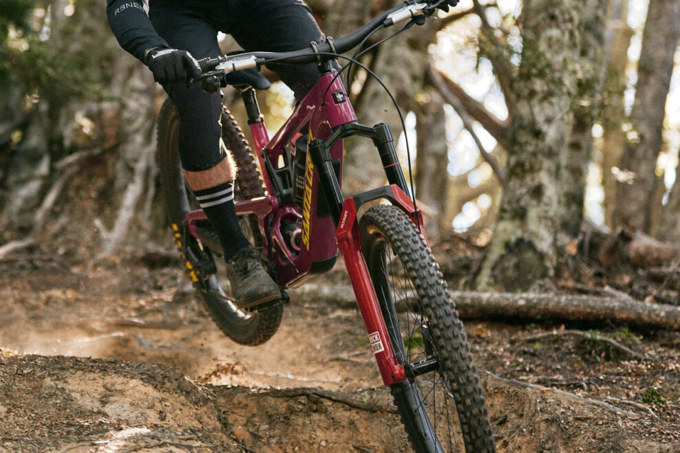 Nov&aacute; gener&aacute;cia vidlice RockShox ZEB je v&yacute;konnej&scaron;ia a schopnej&scaron;ia ako kedykoľvek predt&yacute;m