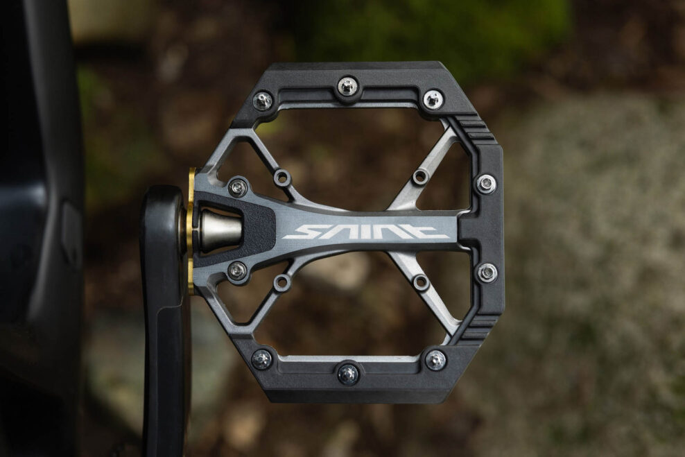 Shimano prich&aacute;dza s nov&yacute;mi platformov&yacute;mi ped&aacute;lmi Saint a XT