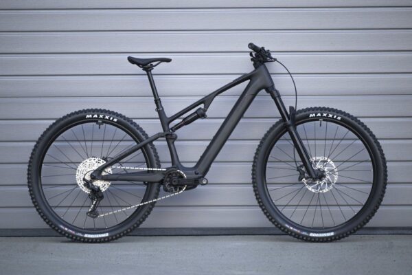 CUBE Store | Zľava týždňa: Elektrobicykel Cube AMS Hybrid ONE44 C:68X Race 400X kúpite teraz so zľavou cez 1500 eur