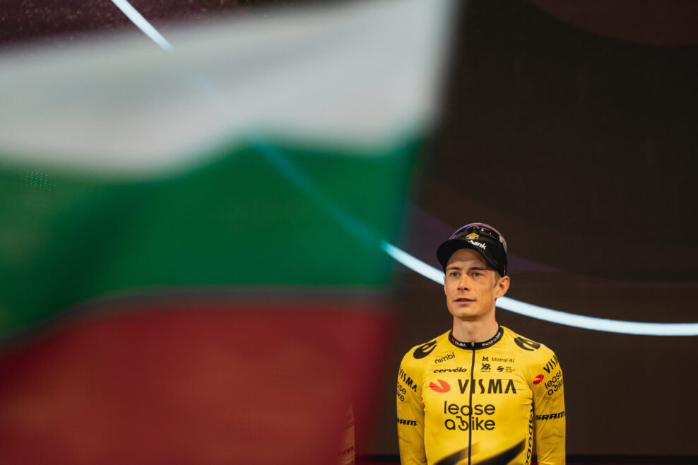 Jonas Vingegaard verí v úspešný debut na Giro d’Italia. Cieľom je ružový dres aj miesto v histórii