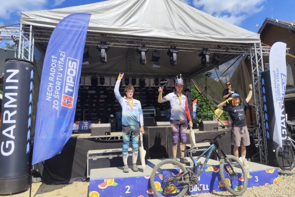 TIPOS Bikefest 2026: Specialized downhill race vyhral podľa očakávaní Denis Kohút