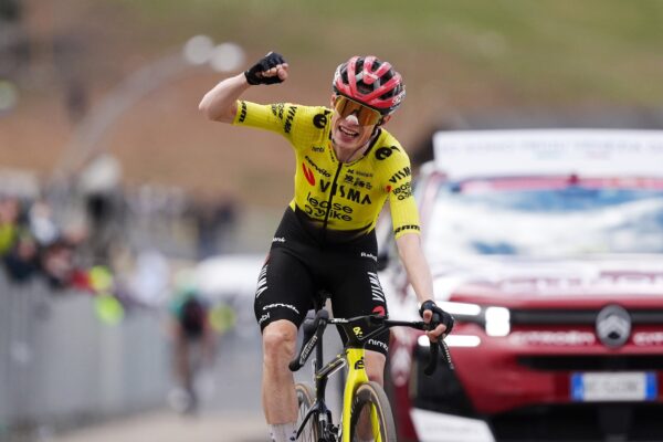 Jonas Vingegaard ovládol prvý horský finiš na Giro d’Italia, na Blockhause predviedol rekordný výkon