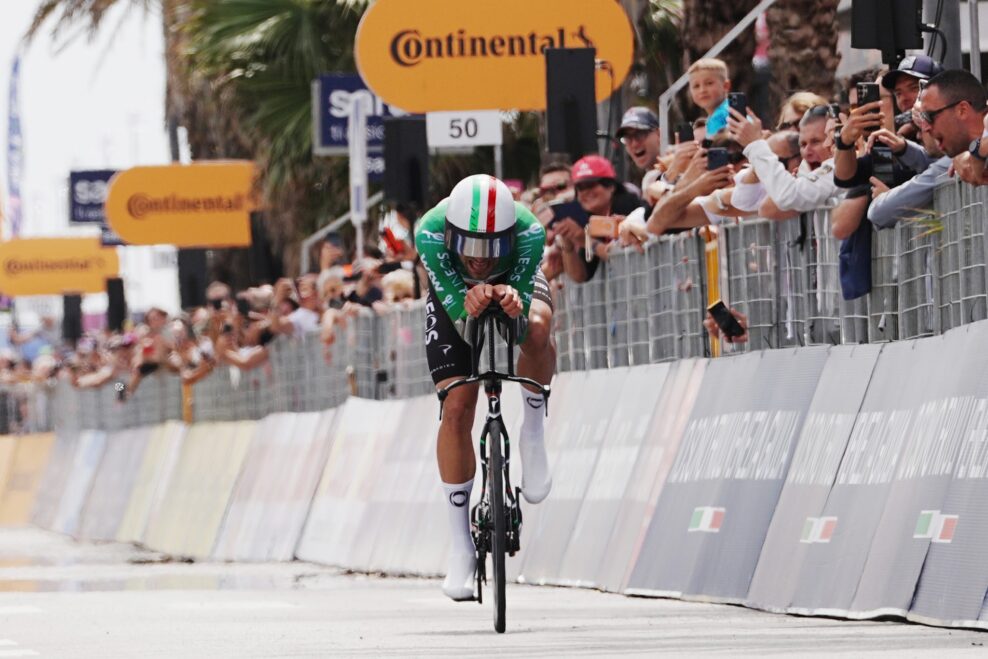 Filippo Ganna zničil konkurenciu dominantným víťazstvom časovky na Giro d’Italia, ružový dres udržal Eulálio