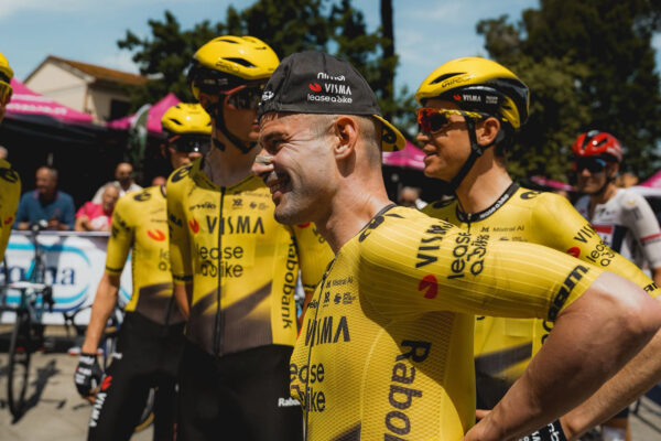 Radšej sa vymočím do fľaše ako niekomu do záhrady. Victor Campenaerts vysvetľuje nezvyčajnú situáciu na Giro d’Italia