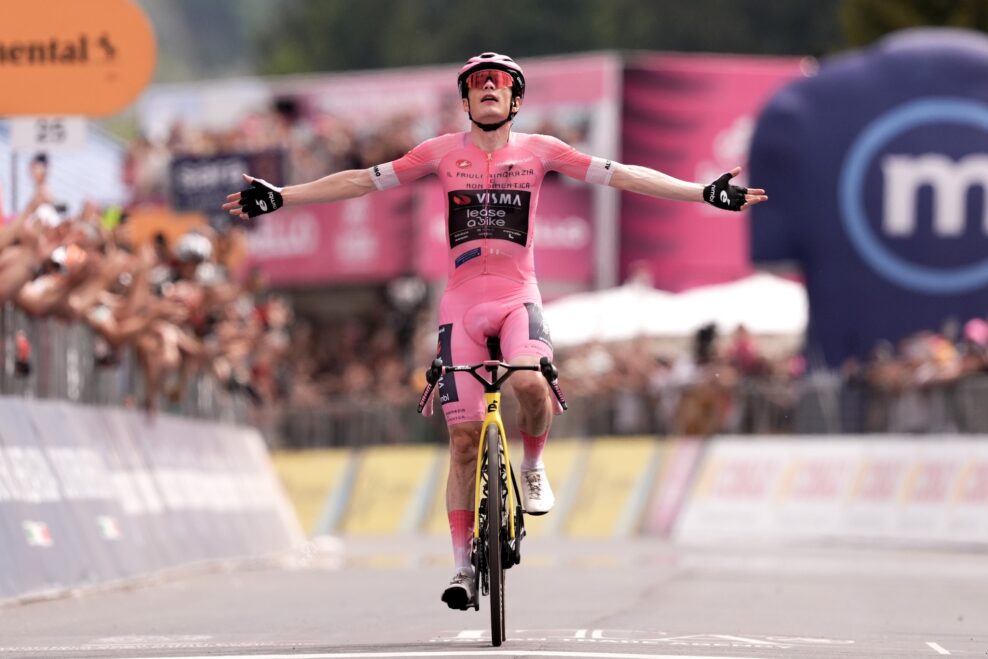 Jonas Vingegaard získal na Piancavalle piate etapové víťazstvo na Giro d’Italia a mieri za celkovým víťazstvom