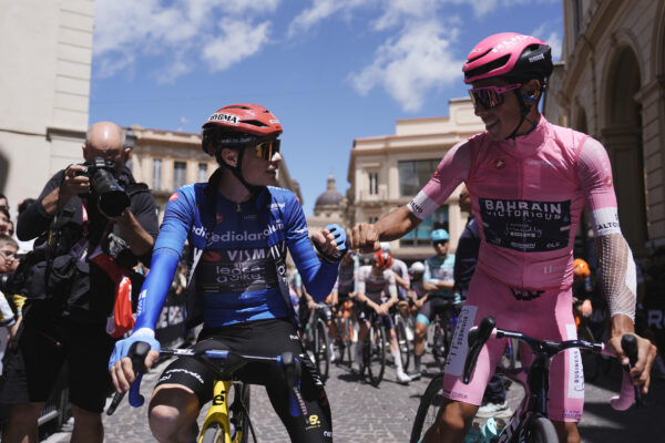 Na časovkárskych plášťoch sa necítil v zjazdoch bezpečne. Jonas Vingegaard priznal chybu vo výbere materiálu na Giro d’Italia