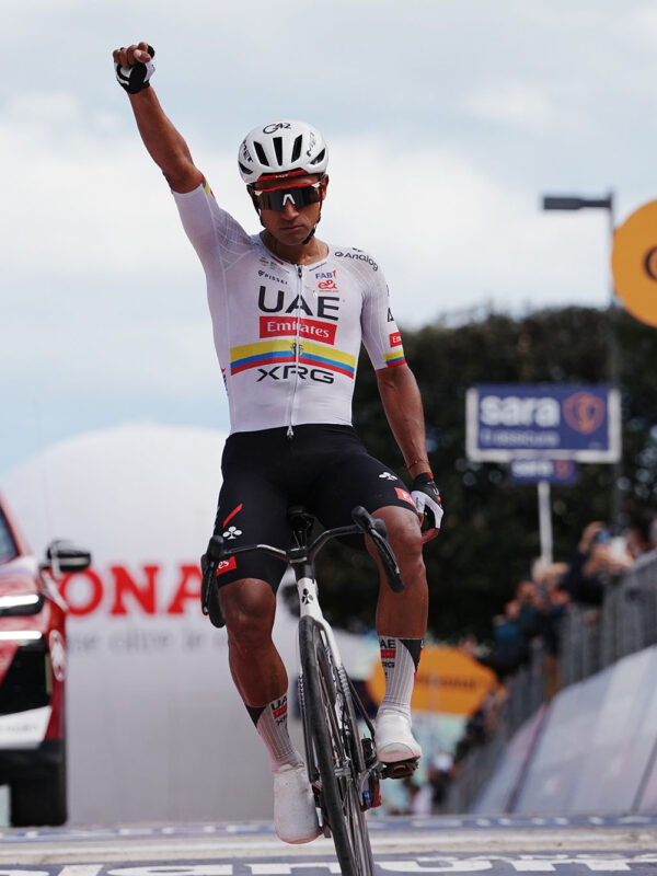 Narváez vyhral už druhú etapu na Giro d’Italia 2026. Do nekonečného súboja o únik sa zapojil aj Lukáš Kubiš