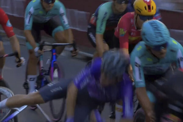  VIDEO | Zanoncello skončil na Giro d’Italia. Úmyselne zhodil súpera vo vysokej rýchlosti