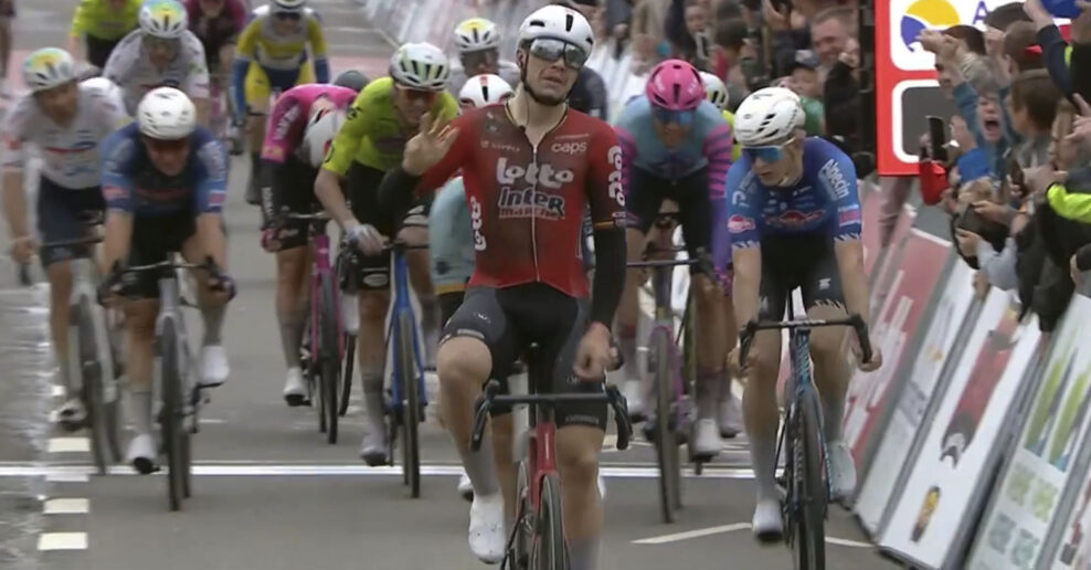 Arnaud De Lie dosiahol v&iacute;ťazn&yacute; hetrik na pretekoch Famenne Ardenne Classic