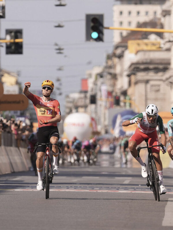 Giro d’Italia prinieslo veľké prekvapenie v Miláne, Fredrik Dversnes pripravil šprintérov o etapové víťazstvo