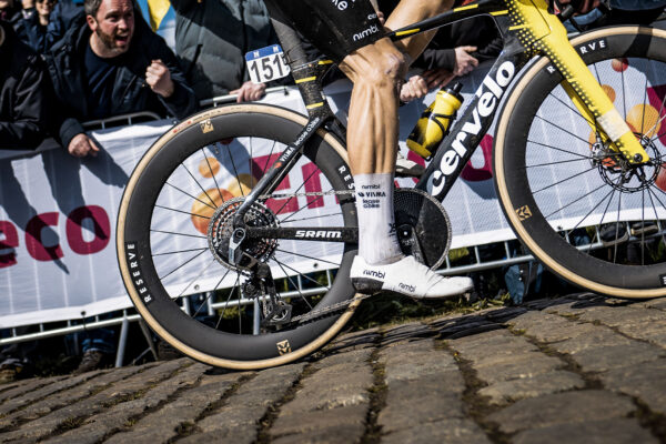 UCI prehrala súdny spor so SRAM-om. Súd spochybnil postup cyklistickej únie a zastavil kontroverzný test prevodov