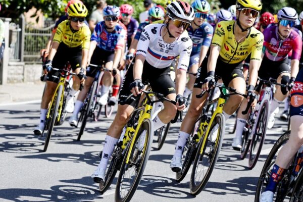 Viktória Chladoňová ide zatiaľ bez časovej straty. Balsamo vyhrala aj tretiu etapu Giro d’Italia a naďalej vedie celkové poradie