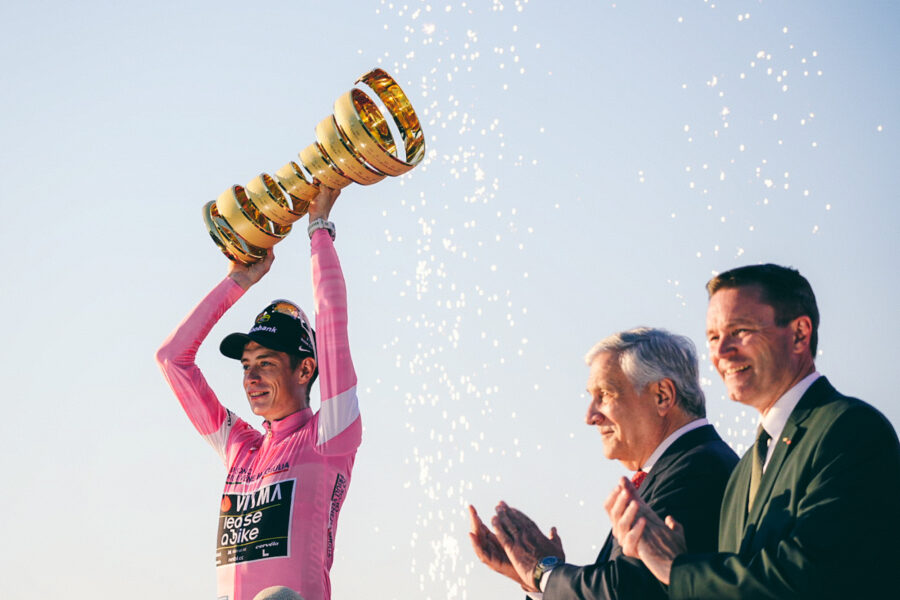 Jonas Vingegaard ovládol Giro d’Italia a zapísal sa do histórie. Teraz sa chystá zaútočiť na Tour de France