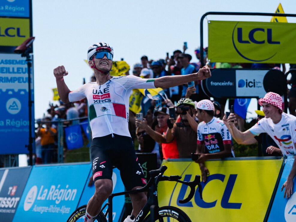 Isaac del Toro ovl&aacute;dol Grand Colombier, Paul Seixas zaostal po p&aacute;de na Tour Auvergne-Rh&ocirc;ne-Alpes