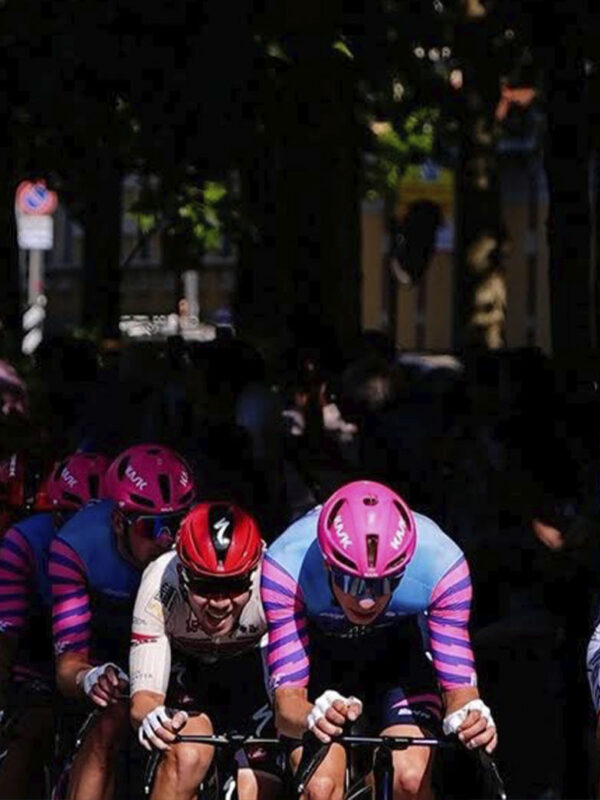 UCI sprísňuje pravidlá pre šprintérske dojazdy. Cieľová rovinka musí mať minimálne 200 metrov