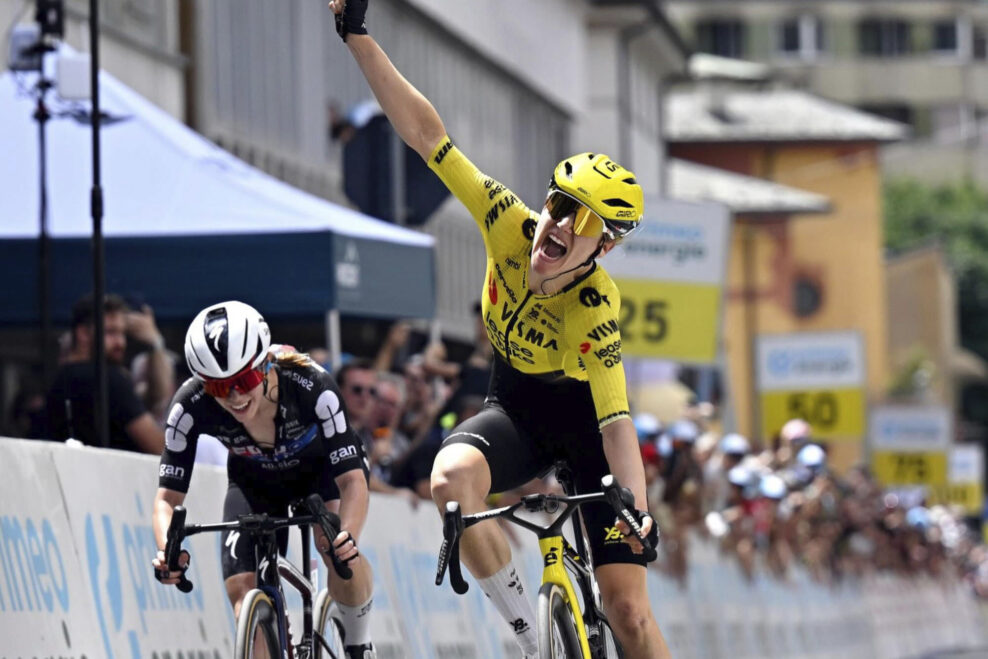 Femke de Vries si pripísala prvé profesionálne víťazstvo v úvodnej etape Okolo Švajčiarska