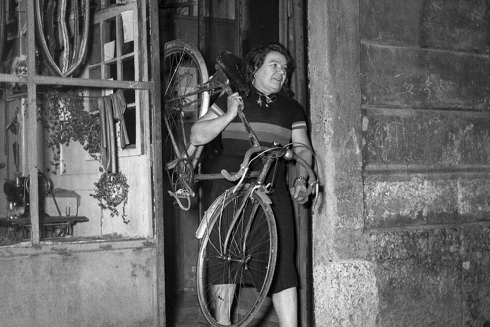 Legend&aacute;rny pr&iacute;beh ženy, ktor&aacute; sa postavila na &scaron;tart Giro d&rsquo;Italia medzi mužmi a prep&iacute;sala dejiny cyklistiky
