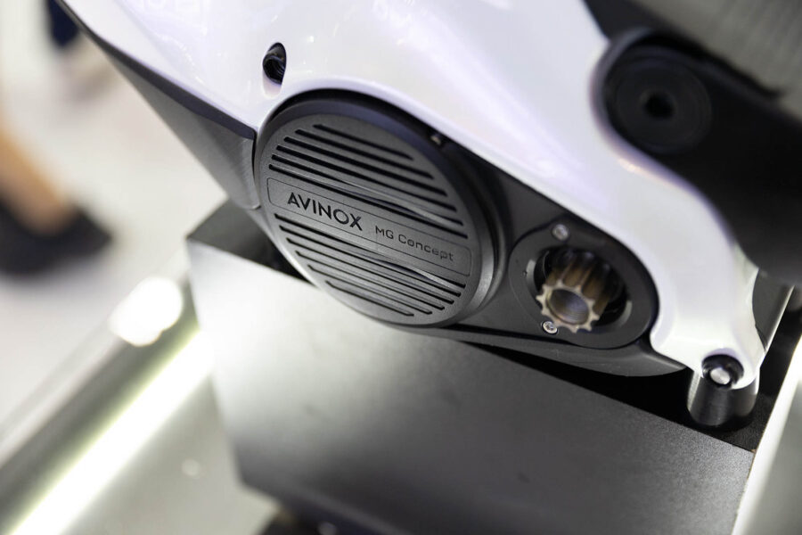 Avinox predstavil prototyp motora s integrovanou prevodovkou