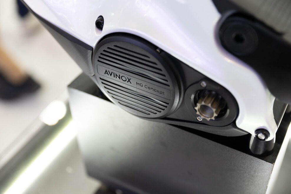 Avinox predstavil prototyp motora s integrovanou prevodovkou